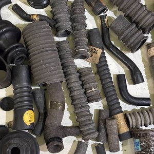 Lote de Fuelles y Mangueras de Goma para Automotor - imagen 6