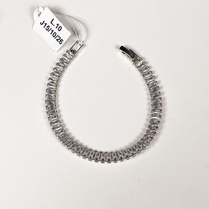 Lote siguiente: Pulsera Tenis con Circonias Talla Baguette en Metal Plateado