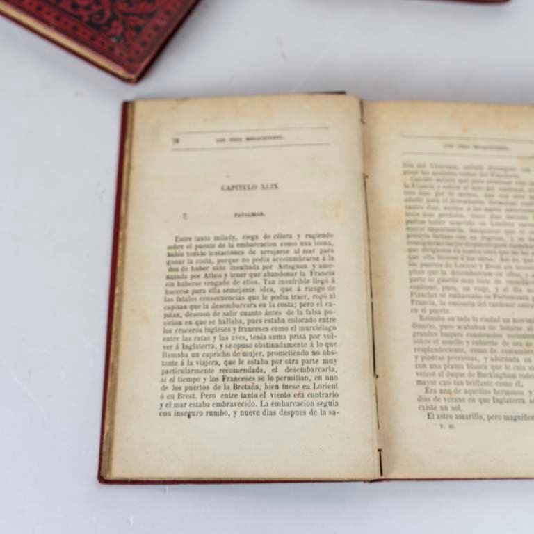 Libros de Los Tres Mosqueteros en tapa dura con diseños Art Noveau - imagen 2