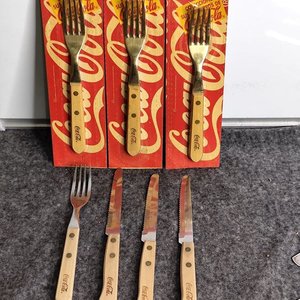 Set de 7 Cubiertos Coca Cola con Mango de Madera - imagen 2