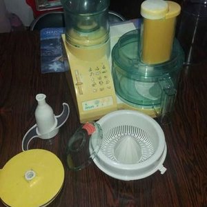Lote- Multiprocesadora Philips con licuadora y exprimidor. - imagen 2