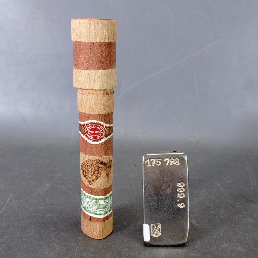 Encendedor y estuche para habano Romeo y Julieta