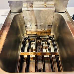 Lote #028 – Fritador eléctrico Flamemax, de mesa,  de un servicio, con estructura de acero inoxidable y canasto - imagen 6
