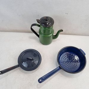 Juego Antiguo de Cafetera y Utensilios Enlozados Verdes y Azules - imagen 3