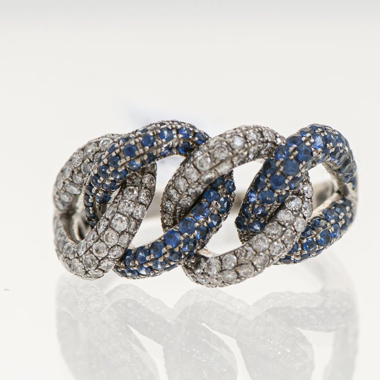 Lote anterior: Anillo de oro con brillantes y zafiros