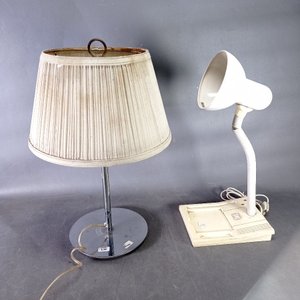 Lote de Dos Lámparas de Mesa: Moderna y Clásica - imagen 2