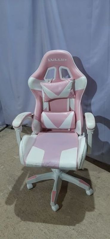 Lote siguiente: Silla de escritorio gamer rosada