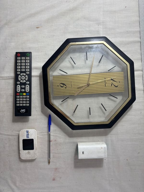 Reloj Octogonal "Sun Shine" con Control Remoto JVC y Cargador USB Múltiple