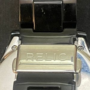 Reloj Relic Executive Black Crystal Edition Multifunción con Bisel Engastado - imagen 6