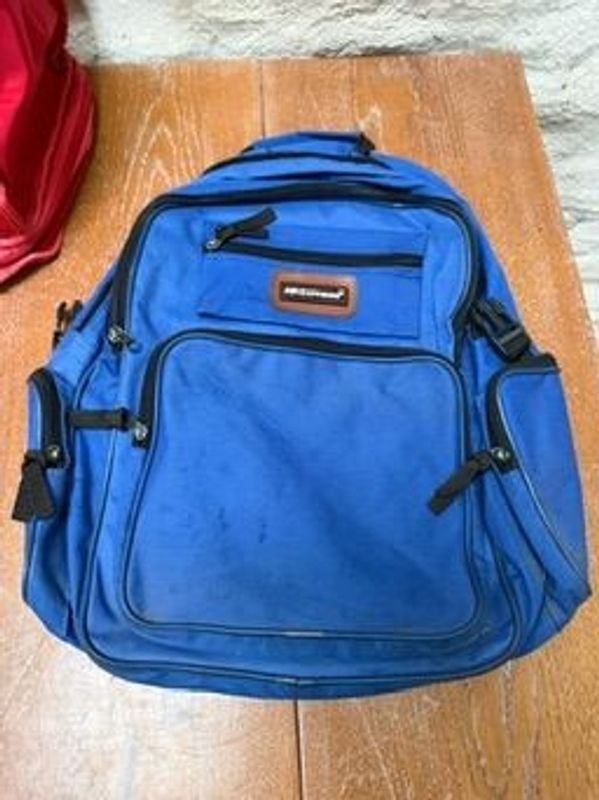 Lotes de bolsos y mochilas de excelente calidad - imagen 2