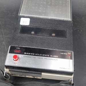 Lote siguiente: Grabador de Cassette Sanyo M-48M Sólido con Cables