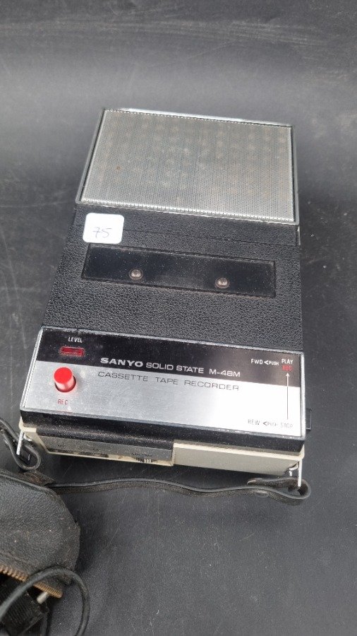 Grabador de Cassette Sanyo M-48M Sólido con Cables