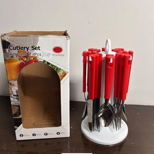 Set de Cubiertos con Soporte Rojo y Cromado - imagen 3
