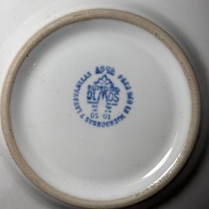 Juego de Té y Café Olmos de Porcelana Blanca con Detalles Dorados - imagen 2