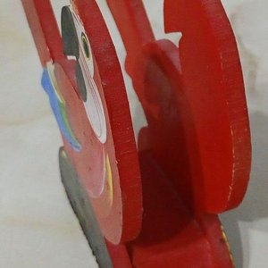 Porta-servilletas Decorativo de Madera Pintado a Mano con Forma de Guacamayo Rojo - imagen 2