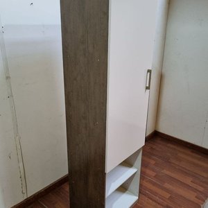 Mueble Auxiliar Blanco y Marrón con Puerta y Estantes Abiertos - imagen 3