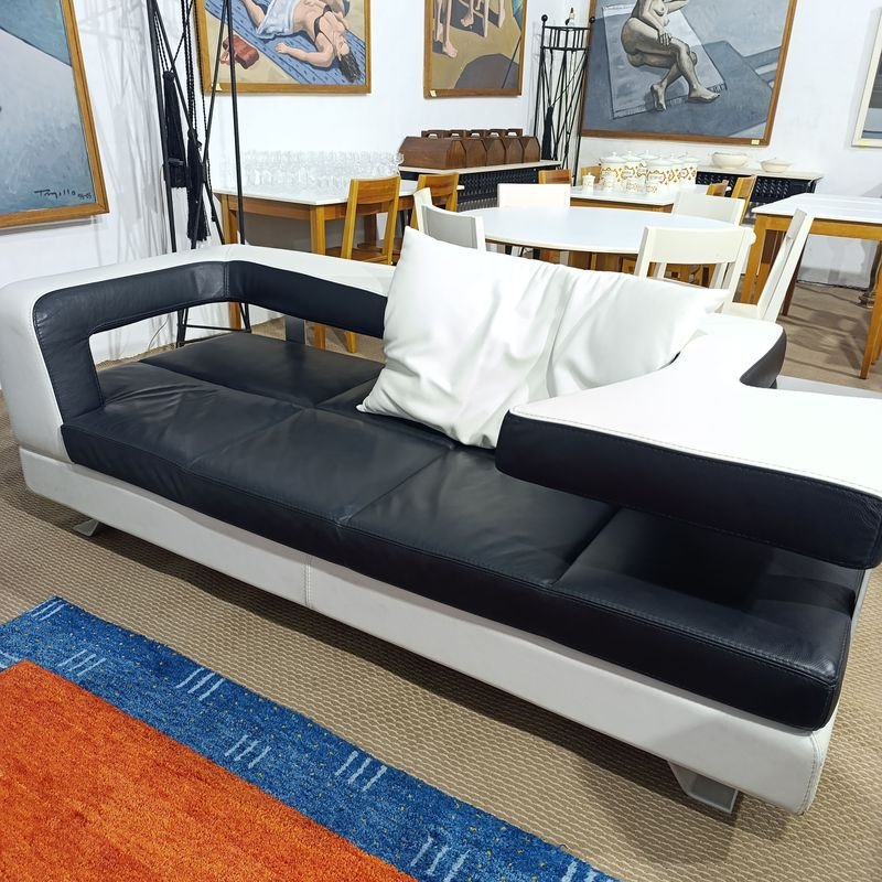 Sofá Italiano de Diseño Formenti Wave en Cuero Bicolor con Mesa y Almohadón