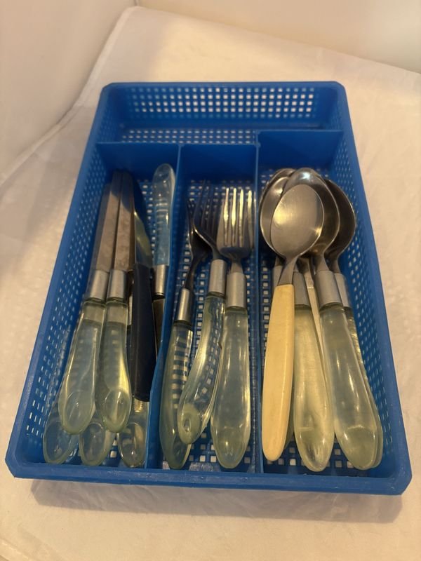 Utensilios de cocina en un cubiertero - imagen 2