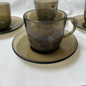 Juego de 4 Tazas de Café con Platillos de Vidrio Ahumado - imagen 6