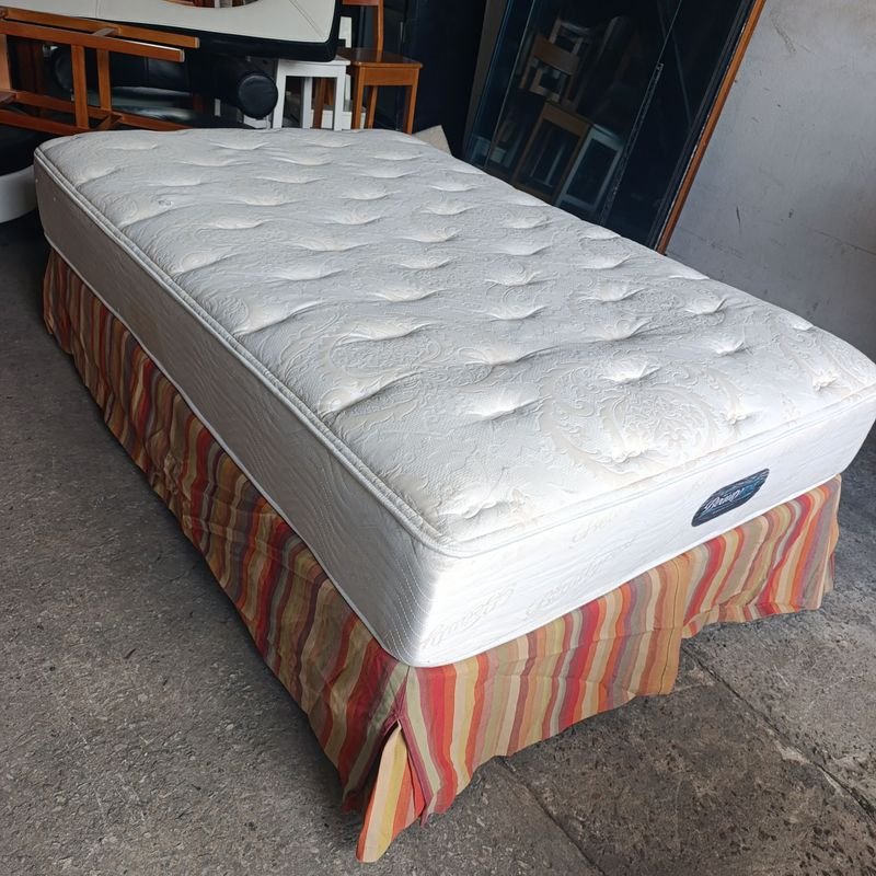 Conjunto Colchón Beautyrest con Box, Pollerín y Base Metálica Desarmable