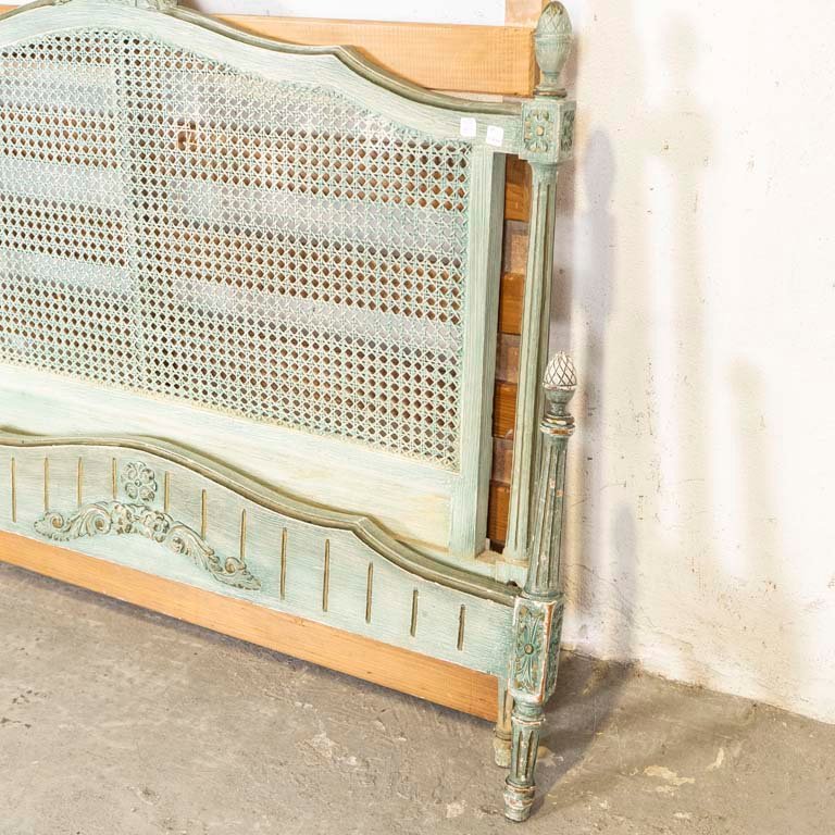 Cama de una plaza estilo Luis XVI para remate - imagen 2
