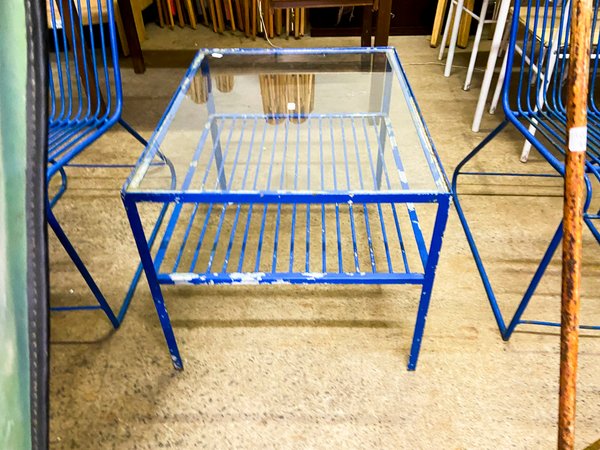 Mesa Ratona Metálica Azul con Tapa de Vidrio