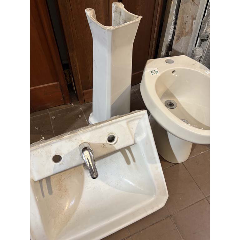 Item 2102501 - Image 1