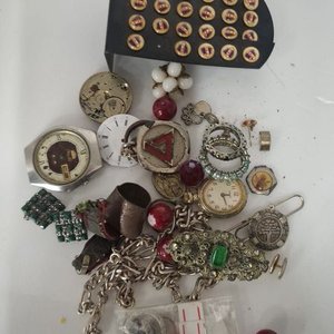 Lote anterior: Lote de Joyería y Relojes Varios