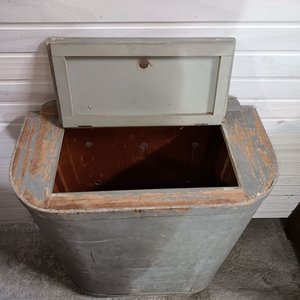 Mueble Antiguo de Guardado Gris con Tapa - imagen 4