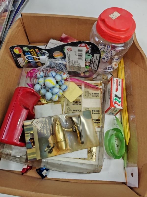 Lotes de Juguetes, Revistas y Papelería en Buen Estado - imagen 4