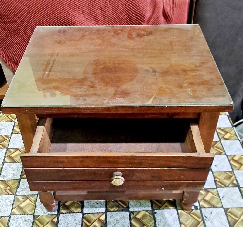 MESA DE LUZ BAJA EN MADERA SOLIDA CON TAPA DE VIDRIO - imagen 2
