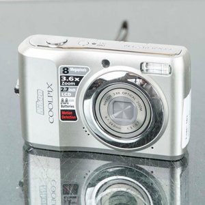 Lote anterior: Cámara Digital Nikon Coolpix Plata 8 Megapíxeles