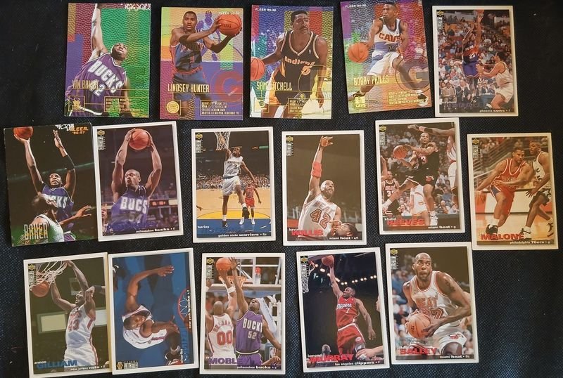 Lote de 16 Tarjetas de Baloncesto NBA Colección Upper Deck y Fleer (1995-1997)