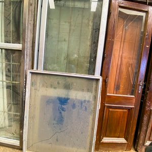 Puerta de Vidrio MDF Azul y Ventana de Aluminio - imagen 2