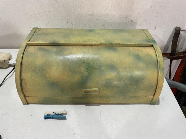 Lote siguiente: Caja de Electrónicos con Cable y Alambre