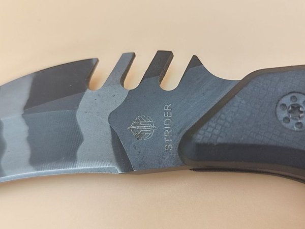 Cuchillo Karambit con diseño único - imagen 2