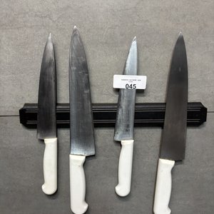 Set de 4 Cuchillas con Mango Blanco y Piedra de Afilar Magnética - imagen 1