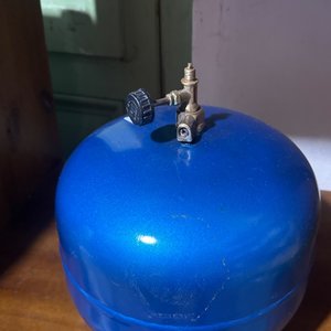 Lote siguiente: Garrafa de Gas Azul con Válvula