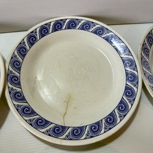Lote de 9 Platos Hondos y Llanos de Cerámica con Diseño Azul - imagen 5