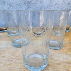 Juego de Vasos de Cristal Tallado con Diseño Geométrico - imagen 3
