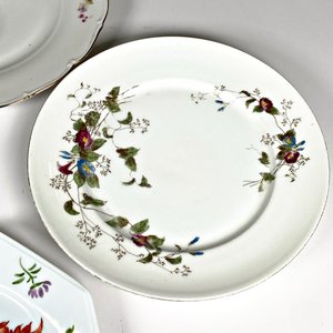 Cuatro Platos de Porcelana Francesa Limoges y Checa con Decoración Floral - imagen 3