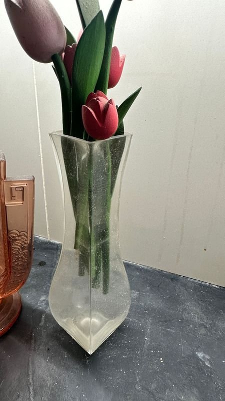 Colección de Floreros de Vidrio con Flores Coloridas - imagen 6