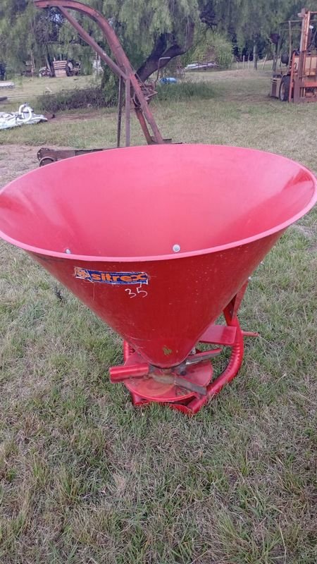 Abonadora Centrifuga para Agricultura - imagen 4