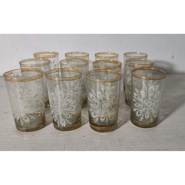 Set de 12 Vasos Bajos Tallados con Detalle Tribal y Borde Dorado