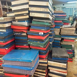 Lote siguiente: Gran Lote de Cajas de Escalas y Materiales Varios