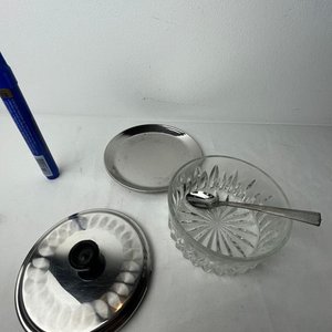 Azucarero de Vidrio Prensado con Tapa y Bandeja Metálica - imagen 8