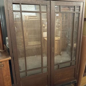 Biblioteca Antigua de Roble con Puertas de Vidrio - imagen 2
