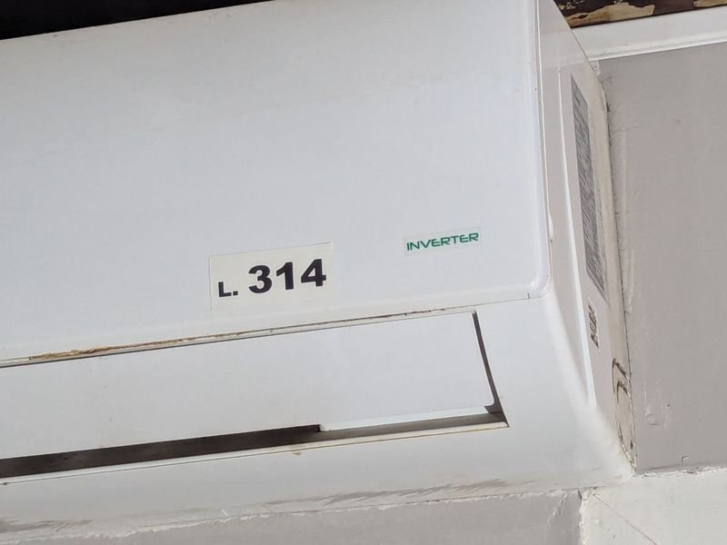 Aire marca Everest Inverter de 12.000 BTU. Sin control remoto. - imagen 2