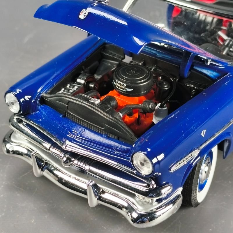 1953 Ford Crestline Sunliner Die-Cast Modelo en Escala 1:18 - imagen 6