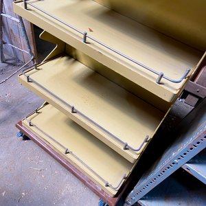 Estantería Metálica Beige de 3 Estantes con Ruedas - imagen 4